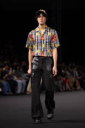 Seoul Fashion Week 2026 SEOUL, SOUTH KOREA - SEPTEMBER 4: A model walks the runway to present a creation during the GREEDILOUS show at Seoul Fashion Week 2026 Spring Summer in Seoul, South Korea on September 4, 2025. Hwawon Lee Anadolu Seoul South Korea. Editorial use only. Please get in touch for any other usage.  Copyright: x2025xAnadoluxHwawonxLeex