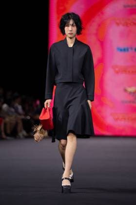 Seoul Fashion Week 2026 SEOUL, SOUTH KOREA - SEPTEMBER 4: A model walks the runway to present a creation during the GREEDILOUS show at Seoul Fashion Week 2026 Spring Summer in Seoul, South Korea on September 4, 2025. Hwawon Lee Anadolu Seoul South Korea. Editorial use only. Please get in touch for any other usage.  Copyright: x2025xAnadoluxHwawonxLeex