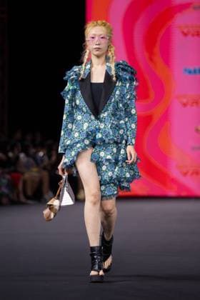 Seoul Fashion Week 2026 SEOUL, SOUTH KOREA - SEPTEMBER 4: A model walks the runway to present a creation during the GREEDILOUS show at Seoul Fashion Week 2026 Spring Summer in Seoul, South Korea on September 4, 2025. Hwawon Lee Anadolu Seoul South Korea. Editorial use only. Please get in touch for any other usage.  Copyright: x2025xAnadoluxHwawonxLeex