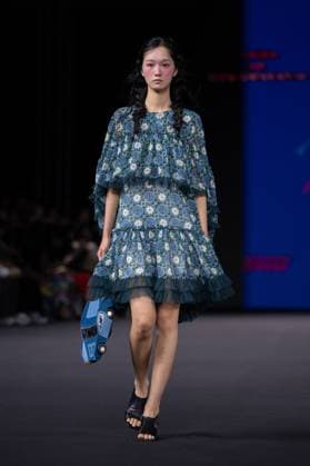 Seoul Fashion Week 2026 SEOUL, SOUTH KOREA - SEPTEMBER 4: A model walks the runway to present a creation during the GREEDILOUS show at Seoul Fashion Week 2026 Spring Summer in Seoul, South Korea on September 4, 2025. Hwawon Lee Anadolu Seoul South Korea. Editorial use only. Please get in touch for any other usage.  Copyright: x2025xAnadoluxHwawonxLeex