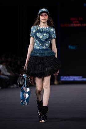 Seoul Fashion Week 2026 SEOUL, SOUTH KOREA - SEPTEMBER 4: A model walks the runway to present a creation during the GREEDILOUS show at Seoul Fashion Week 2026 Spring Summer in Seoul, South Korea on September 4, 2025. Hwawon Lee Anadolu Seoul South Korea. Editorial use only. Please get in touch for any other usage.  Copyright: x2025xAnadoluxHwawonxLeex
