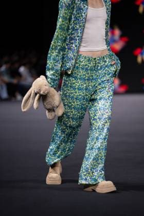 Seoul Fashion Week 2026 SEOUL, SOUTH KOREA - SEPTEMBER 4: A model walks the runway to present a creation during the GREEDILOUS show at Seoul Fashion Week 2026 Spring Summer in Seoul, South Korea on September 4, 2025. Hwawon Ceci Lee Anadolu Seoul South Korea. Editorial use only. Please get in touch for any other usage.  Copyright: x2025xAnadoluxHwawonxCecixLeex