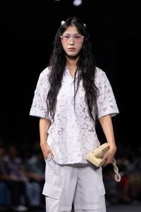 Seoul Fashion Week 2026 SEOUL, SOUTH KOREA - SEPTEMBER 4: A model walks the runway to present a creation during the GREEDILOUS show at Seoul Fashion Week 2026 Spring Summer in Seoul, South Korea on September 4, 2025. Hwawon Ceci Lee Anadolu Seoul South Korea. Editorial use only. Please get in touch for any other usage.  Copyright: x2025xAnadoluxHwawonxCecixLeex