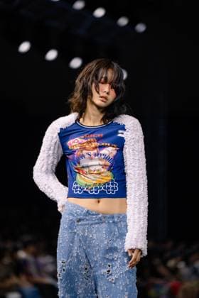 Seoul Fashion Week 2026 SEOUL, SOUTH KOREA - SEPTEMBER 4: A model walks the runway to present a creation during the GREEDILOUS show at Seoul Fashion Week 2026 Spring Summer in Seoul, South Korea on September 4, 2025. Hwawon Ceci Lee Anadolu Seoul South Korea. Editorial use only. Please get in touch for any other usage.  Copyright: x2025xAnadoluxHwawonxCecixLeex