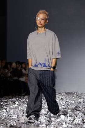 Seoul Fashion Week 2026 SEOUL, SOUTH KOREA - SEPTEMBER 4: A model walks the runway during the AJOBYAJO show at Seoul Fashion Week 2026 S S in Seoul, Korea on September 4, 2025. Hwawon Ceci Lee Anadolu Seoul South Korea. Editorial use only. Please get in touch for any other usage.  Copyright: x2025xAnadoluxHwawonxCecixLeex