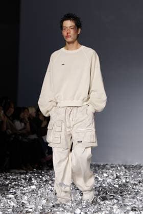 Seoul Fashion Week 2026 SEOUL, SOUTH KOREA - SEPTEMBER 4: A model walks the runway during the AJOBYAJO show at Seoul Fashion Week 2026 S S in Seoul, Korea on September 4, 2025. Hwawon Ceci Lee Anadolu Seoul South Korea. Editorial use only. Please get in touch for any other usage.  Copyright: x2025xAnadoluxHwawonxCecixLeex