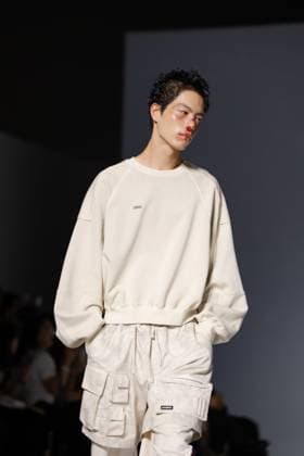Seoul Fashion Week 2026 SEOUL, SOUTH KOREA - SEPTEMBER 4: A model walks the runway during the AJOBYAJO show at Seoul Fashion Week 2026 S S in Seoul, Korea on September 4, 2025. Hwawon Ceci Lee Anadolu Seoul South Korea. Editorial use only. Please get in touch for any other usage.  Copyright: x2025xAnadoluxHwawonxCecixLeex