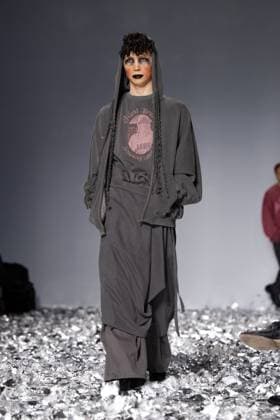 Seoul Fashion Week 2026 SEOUL, SOUTH KOREA - SEPTEMBER 4: A model walks the runway during the AJOBYAJO show at Seoul Fashion Week 2026 S S in Seoul, Korea on September 4, 2025. Hwawon Ceci Lee Anadolu Seoul South Korea. Editorial use only. Please get in touch for any other usage.  Copyright: x2025xAnadoluxHwawonxCecixLeex