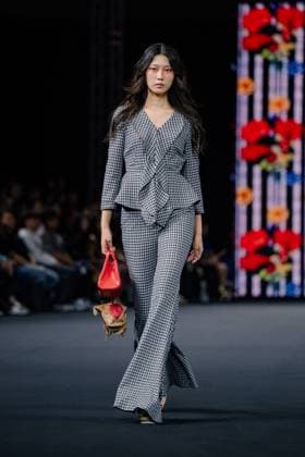 Seoul Fashion Week 2026 SEOUL, SOUTH KOREA - SEPTEMBER 4: A model walks the runway to present a creation during the GREEDILOUS show at Seoul Fashion Week 2026 Spring Summer in Seoul, South Korea on September 4, 2025. Hwawon Ceci Lee Anadolu Seoul South Korea. Editorial use only. Please get in touch for any other usage.  Copyright: x2025xAnadoluxHwawonxCecixLeex