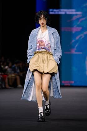 Seoul Fashion Week 2026 SEOUL, SOUTH KOREA - SEPTEMBER 4: A model walks the runway to present a creation during the GREEDILOUS show at Seoul Fashion Week 2026 Spring Summer in Seoul, South Korea on September 4, 2025. Hwawon Ceci Lee Anadolu Seoul South Korea. Editorial use only. Please get in touch for any other usage.  Copyright: x2025xAnadoluxHwawonxCecixLeex