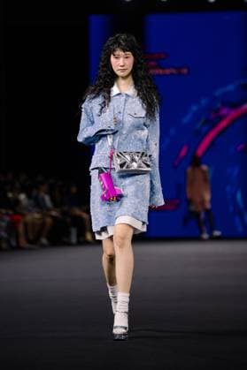 Seoul Fashion Week 2026 SEOUL, SOUTH KOREA - SEPTEMBER 4: A model walks the runway to present a creation during the GREEDILOUS show at Seoul Fashion Week 2026 Spring Summer in Seoul, South Korea on September 4, 2025. Hwawon Ceci Lee Anadolu Seoul South Korea. Editorial use only. Please get in touch for any other usage.  Copyright: x2025xAnadoluxHwawonxCecixLeex