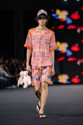 Seoul Fashion Week 2026 SEOUL, SOUTH KOREA - SEPTEMBER 4: A model walks the runway to present a creation during the GREEDILOUS show at Seoul Fashion Week 2026 Spring Summer in Seoul, South Korea on September 4, 2025. Hwawon Ceci Lee Anadolu Seoul South Korea. Editorial use only. Please get in touch for any other usage.  Copyright: x2025xAnadoluxHwawonxCecixLeex