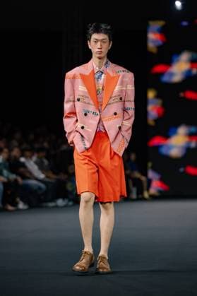 Seoul Fashion Week 2026 SEOUL, SOUTH KOREA - SEPTEMBER 4: A model walks the runway to present a creation during the GREEDILOUS show at Seoul Fashion Week 2026 Spring Summer in Seoul, South Korea on September 4, 2025. Hwawon Ceci Lee Anadolu Seoul South Korea. Editorial use only. Please get in touch for any other usage.  Copyright: x2025xAnadoluxHwawonxCecixLeex