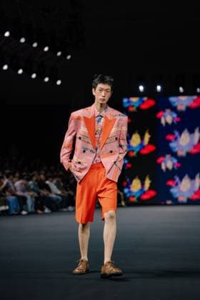 Seoul Fashion Week 2026 SEOUL, SOUTH KOREA - SEPTEMBER 4: A model walks the runway to present a creation during the GREEDILOUS show at Seoul Fashion Week 2026 Spring Summer in Seoul, South Korea on September 4, 2025. Hwawon Ceci Lee Anadolu Seoul South Korea. Editorial use only. Please get in touch for any other usage.  Copyright: x2025xAnadoluxHwawonxCecixLeex