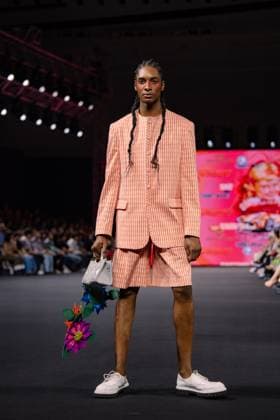 Seoul Fashion Week 2026 SEOUL, SOUTH KOREA - SEPTEMBER 4: A model walks the runway to present a creation during the GREEDILOUS show at Seoul Fashion Week 2026 Spring Summer in Seoul, South Korea on September 4, 2025. Hwawon Ceci Lee Anadolu Seoul South Korea. Editorial use only. Please get in touch for any other usage.  Copyright: x2025xAnadoluxHwawonxCecixLeex