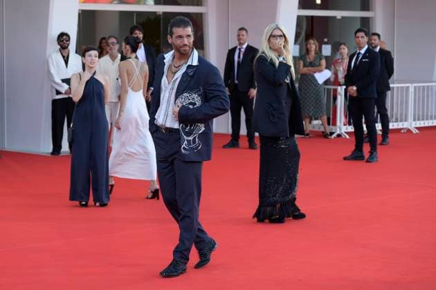 Elisa red carpet in Venice Lido, Italy - 04 Sep 2025 Can Yaman attends the Elisa red carpet during the 82nd Venice Film Festival in Venice Lido at Palazzo del cinema. Venice Lido Italy Copyright: xMarioxCartellix xSOPAxImagesx _DSC6692