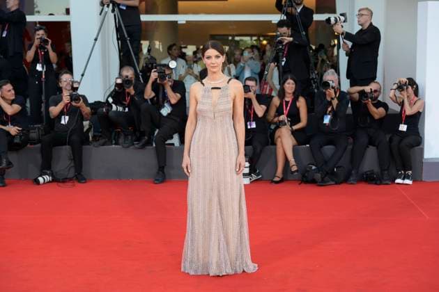 Elisa red carpet in Venice Lido, Italy - 04 Sep 2025 Barbara Ronchi attends the Elisa red carpet during the 82nd Venice Film Festival in Venice Lido at Palazzo del cinema. Venice Lido Italy Copyright: xMarioxCartellix xSOPAxImagesx _DSC6858