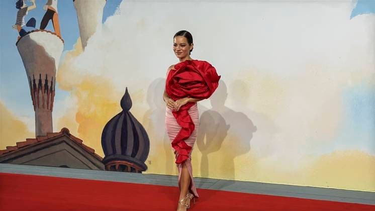 Colombian actress Natalia Reyes poses as she arrives to the premiere of the film Aun es de noche en Caracas (It Would Be Night in Caracas) during a Venice Festival gala in Venice (Italy) on 4 September 2025. Preiere of Aun es de noche en Caracas !ACHTUNG: NUR REDAKTIONELLE NUTZUNG!  Copyright: xDanielxCaceresx GRAF7792 20250904-55017829849_1