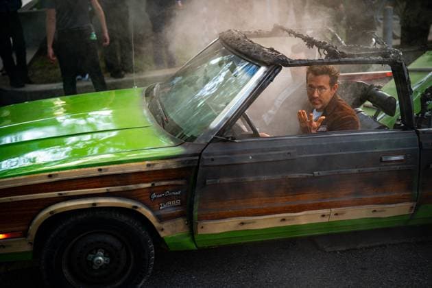 September 4, 2025, Toronto, On, Canada: Producer Ryan Reynolds and Director Colin Hanks drive in a replica prop car from the movie Planes, Trains and Automobiles prior to the premiere of John Candy: I Like Me at the Toronto International Film Festival, in Toronto on Thursday, September 4, 2025. Toronto Canada  - ZUMAc35_ 20250904_zaf_c35_116 Copyright: xArlynxMcadoreyx