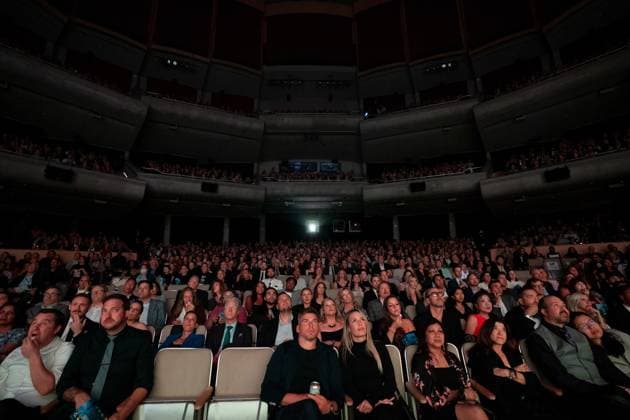 September 4, 2025, Toronto, On, Canada: Audience members sit inside of Roy Thomson Hall prior to the premiere of John Candy: I Like Me at the Toronto International Film Festival, in Toronto on Thursday, September 4, 2025. Toronto Canada  - ZUMAc35_ 20250904_zaf_c35_142 Copyright: xArlynxMcadoreyx
