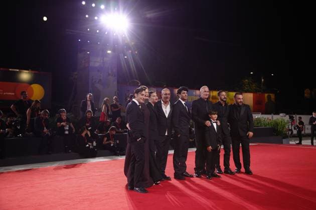 Red carpet of the film Hateshinaki Scarlet (Scarlet) at the 82nd Venice Film Festival in Venice - 04 Sep 2025 The crew of the film Il mostro attends the red carpet of the film Hateshinaki Scarlet (Scarlet) at the 82nd Venice Film Festival. Venice Italy Copyright: xMarcoxBaradax xSOPAxImagesx MBA_0766