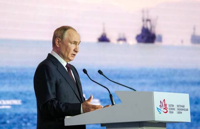 News Themen der Woche KW36 News Bilder des Tages EEF-2025. Plenary Session 8997490 05.09.2025 Russian President Vladimir Putin speaks during a plenary session of the 2025 Eastern Economic Forum (EEF) at the Far Eastern Federal University on Russky Island in Vladivostok, Russia. Alexander Vilf Sputnik Vladivostok Primorsky krai region Russia  Copyright: xAlexanderxVilfx