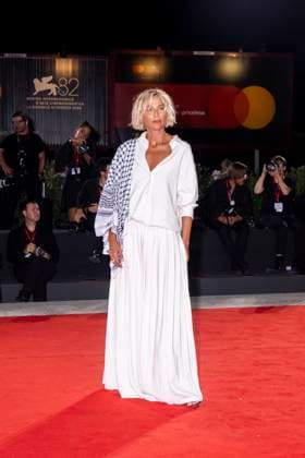 82nd Venice Film Festival Red carpet of the movie -Hateshinaki Scarlet (Scarlet)- Palazzo del Cinema - Venice Lido, Italy Anna Foglietta 82nd Venice Film Festival Red carpet of the movie -Hateshinaki Scarlet (Scarlet)- Palazzo del Cinema - Venice Lido, Italy 4th September 2025  Copyright: xALFONSOxCATALANO SGPITALIAx