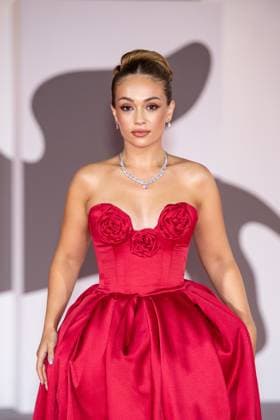 82nd Venice Film Festival Red carpet of the movie -Hateshinaki Scarlet (Scarlet)- Palazzo del Cinema - Venice Lido, Italy Merve Gorgoz 82nd Venice Film Festival Red carpet of the movie -Hateshinaki Scarlet (Scarlet)- Palazzo del Cinema - Venice Lido, Italy 4th September 2025  Copyright: xSGPx