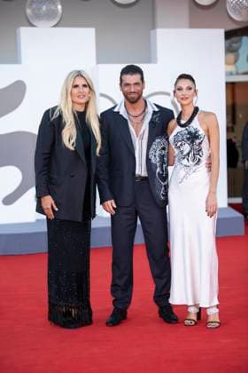 82nd Venice Film Festival Red carpet of the movie -Elisa- Palazzo del Cinema - Venice Lido, Italy Tiziana Rocca;Can Yaman;Sara Bluma 82nd Venice Film Festival Red carpet of the movie -Elisa- Palazzo del Cinema - Venice Lido, Italy 4th September 2025  Copyright: xSGPx