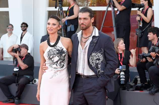 Can Yaman with girlfriend Sara Bluma at the premiere of the feature film Elisa at the Biennale di Venezia 2025 82 Venice International Film Festival at the Palazzo del Cinema Venice, 04 09 2025 Foto:xA.xM.xTinghinox xFuturexImagex elisa_5907