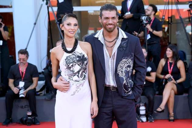 Can Yaman with girlfriend Sara Bluma at the premiere of the feature film Elisa at the Biennale di Venezia 2025 82 Venice International Film Festival at the Palazzo del Cinema Venice, 04 09 2025 Foto:xA.xM.xTinghinox xFuturexImagex elisa_5911
