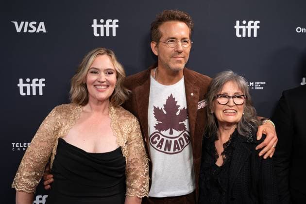 September 4, 2025, Toronto, Ontario, Canada: (L_R) Jennifer Candy, Ryan Reynolds and Rosemary Candy attend the red carpet for the John Candy - I Like Me premiere during the 2025 Toronto International Film Festival at Roy Thomson Hall. on September 4, 2025 in Toronto, Canada. Toronto Canada - ZUMAe321 20250904_zea_e321_087 Copyright: xLeonardoxRamirezx