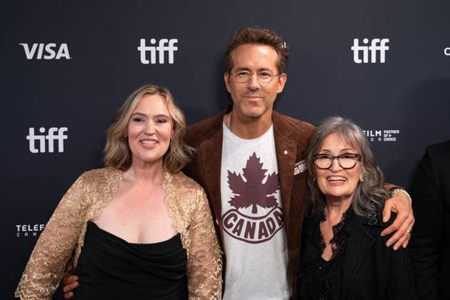 September 4, 2025, Toronto, Ontario, Canada: (L_R) Jennifer Candy, Ryan Reynolds and Rosemary Candy attend the red carpet for the John Candy - I Like Me premiere during the 2025 Toronto International Film Festival at Roy Thomson Hall. on September 4, 2025 in Toronto, Canada. Toronto Canada - ZUMAe321 20250904_zea_e321_126 Copyright: xLeonardoxRamirezx
