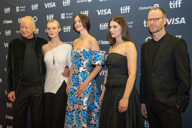 September 4, 2025, Toronto, Ontario, Canada: (L-R) Stellan SkarsgoÂ¥rd, Elle Fanning, Renate Reinsve, Inga Ibsdotter Lilleaas and Joachim Trier attend the red carpet for the Sentimental Value premiere during the 2025 Toronto International Film Festival at Roy Thomson Hall. on September 4, 2025 in Toronto, Canada. Toronto Canada - ZUMAe321 20250904_zea_e321_154 Copyright: xLeonardoxRamirezx