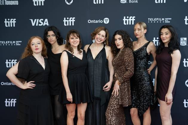 September 4, 2025, Toronto, Ontario, Canada: (L-R) Ruby McCollister, Leah Hennessey, Claudia O Doherty, Vanessa Bayer, Kate Berlant, Emily Allan and Sarah Herman attend the red carpet for the Maddie s Secret premiere during the 2025 Toronto International Film Festival at Roy Thomson Hall. on September 4, 2025 in Toronto, Canada. Toronto Canada - ZUMAe321 20250904_zea_e321_167 Copyright: xLeonardoxRamirezx