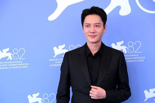 Venice,82nd Venice International Film Festival 2025, - Day 10 - Photocall film : Ri Gua Zhong Tian (The Sun Rises On Us All) Pictured : Feng Shaofeng  Copyright: xAlbertoxTerenghi PoolxPhotoxEventsx06x xipa-agency.netx xPoolxPhotoxEventsx06x IPA_Agency_IPA64209280