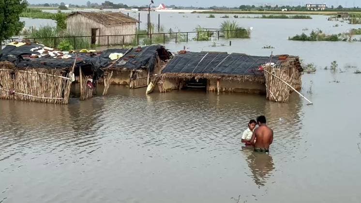 News Themen der Woche KW36 News Bilder des Tages RECORD DATE NOT STATED NCR continues to remain flooded as the river Yamuna still flows above danger mark Noida, Sep 05 (ANI): A visual of the flooded area as the NCR region continues to remain flooded, in Noida on Friday. (ANI Video Grab) Noida Uttar Pradesh India Copyright: xANIx ANI_20250905293