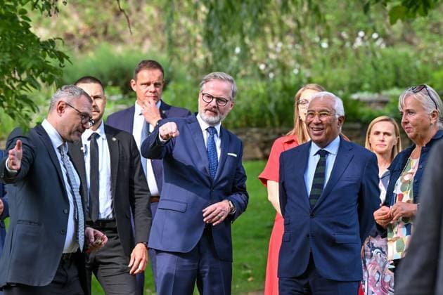 News Themen der Woche KW36 News Bilder des Tages From left Brno City Museum director Zbynek Solc, Czech Prime Minister Petr Fiala, European Council President Antonio Costa and Villa Tugendhat director Iveta Cerna in the garden of Villa Tugendhat in Brno, Czech Republic, September 5, 2025. Czech PM Petr Fiala meets European Council President Antonio Costa to discuss preparation of EU summits and European policy priorities. (CTKxPhoto VaclavxSalek) CTKPhotoP2025090506189  CTKPhotoP2025090506189