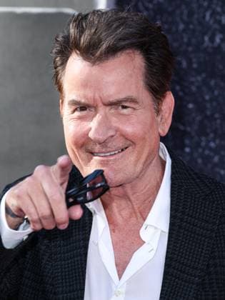 Los Angeles Premiere Of Netflix s aka Charlie Sheen Season 1 HOLLYWOOD, LOS ANGELES, CALIFORNIA, USA - SEPTEMBER 04: American actor Charlie Sheen arrives at the Los Angeles Premiere Of Netflix s aka American actor Charlie Sheen Season 1 held at the Netflix Tudum Theater on September 4, 2025 in Hollywood, Los Angeles, California, United States., Credit:Xavier Collin Avalon United States, California, Hollywood, Netflix Tudum Theater Copyright: xXavierxCollinx xAvalonx 1034388407