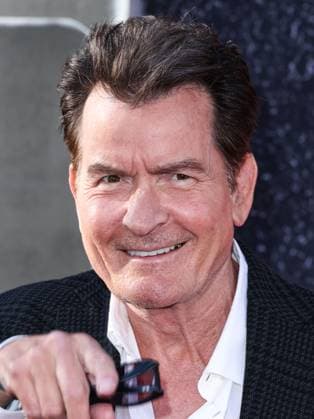 Los Angeles Premiere Of Netflix s aka Charlie Sheen Season 1 HOLLYWOOD, LOS ANGELES, CALIFORNIA, USA - SEPTEMBER 04: American actor Charlie Sheen arrives at the Los Angeles Premiere Of Netflix s aka American actor Charlie Sheen Season 1 held at the Netflix Tudum Theater on September 4, 2025 in Hollywood, Los Angeles, California, United States., Credit:Xavier Collin Avalon United States, California, Hollywood, Netflix Tudum Theater Copyright: xXavierxCollinx xAvalonx 1034388423