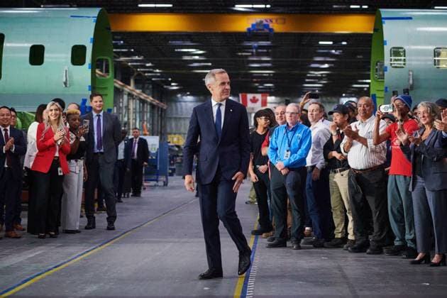 September 5, 2025, Mississauga, On, Canada: Prime Minister Mark Carney arrives at a press conference in Mississauga, Ont., on Friday, Sept. 5, 2025. Mississauga Canada  - ZUMAc35_ 20250905_zaf_c35_014 Copyright: xSammyxKoganx