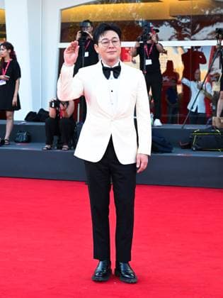 : Venice, 82nd Venice International Film Festival 2025 - Evening 10. Red Carpet for the film Ri Gua Zhong Tian (The Sun Rises On Us All). Pictured: Zhang Songwen  - ZUMAp169 20250905_zea_p169_768 Copyright: xManuelexMangiarottix