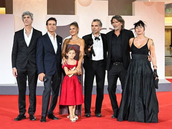 Venice, 82nd Venice International Film Festival 2025 - Evening 10. Red Carpet of the film Piero Pelù. Rumore Dentro . Pictured: Valentina Parigi, Franco Di Sarro, Piero Pelù, Francesco Fei, Pietro Fuccio  Copyright: xManuelexMangiarottix xipa-agency.netx xPoolxPhotoxEventsx06x IPA_Agency_IPA64231246