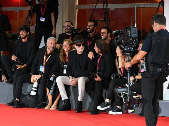 : Venice, 82nd Venice International Film Festival 2025 - Evening 10. Red Carpet of the Film Francesco De Gregori Nevergreen . In the photo Francesco De Gregori Among the photographers  - ZUMAp169 20250905_zea_p169_1095 Copyright: xManuelexMangiarottix