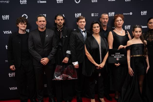 September 5, 2025, Toronto, Ontario, Canada: (L-R) Robert Aramayo, Dhafer L Abedine, Karim Daoud Anaya, Billy Howle, Hiam Abbass, Saleh Bakri, Annemarie Jacir attend the red carpet for the Palestine 36 premiere during the 2025 Toronto International Film Festival at Roy Thomson Hall. on September 5, 2025 in Toronto, Canada. Toronto Canada - ZUMAe321 20250905_zea_e321_027 Copyright: xLeonardoxRamirezx