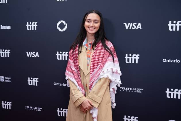 September 5, 2025, Toronto, Ontario, Canada: A guest wearing Palestine keffiyeh attends the red carpet for the Palestine 36 premiere during the 2025 Toronto International Film Festival at Roy Thomson Hall. on September 5, 2025 in Toronto, Canada. Toronto Canada - ZUMAe321 20250905_zea_e321_064 Copyright: xLeonardoxRamirezx