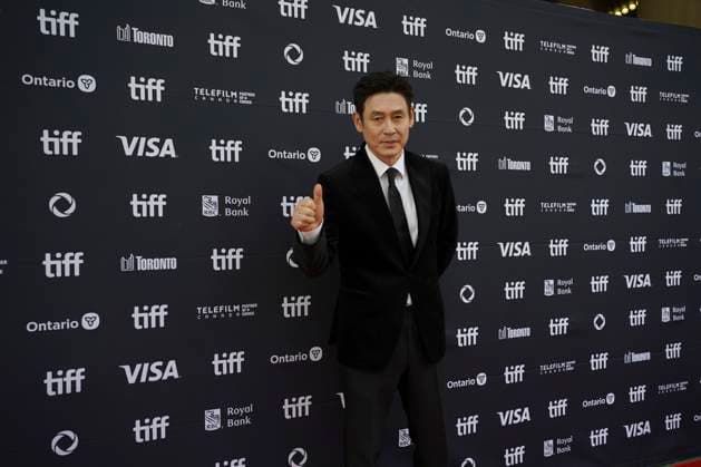 September 5, 2025, Toronto, Ontario, Canada: Sul Kyung-Gu attends the red carpet for the Ã¢â‚¬ËœGood NewsÃ¢â‚¬â ¢ premiere during the 2025 Toronto International Film Festival at The Princess Of Wales Theater. on September 5, 2025 in Toronto, Canada. Toronto Canada - ZUMAe321 20250905_zea_e321_126 Copyright: xLeonardoxRamirezx