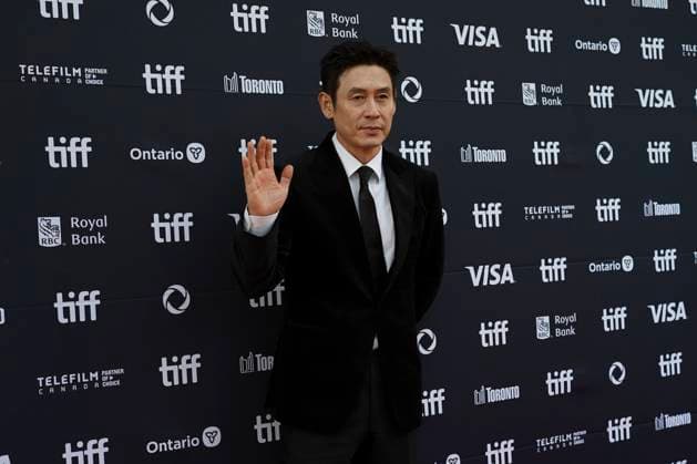 September 5, 2025, Toronto, Ontario, Canada: Sul Kyung-Gu attends the red carpet for the Ã¢â‚¬ËœGood NewsÃ¢â‚¬â ¢ premiere during the 2025 Toronto International Film Festival at The Princess Of Wales Theater. on September 5, 2025 in Toronto, Canada. Toronto Canada - ZUMAe321 20250905_zea_e321_164 Copyright: xLeonardoxRamirezx