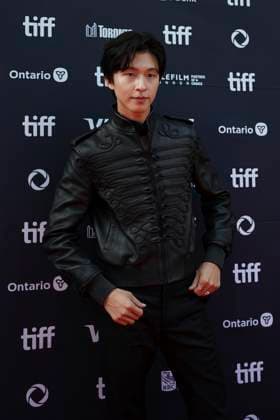 September 5, 2025, Toronto, Ontario, Canada: Hong Kyung attends the red carpet for the Ã¢â‚¬ËœGood NewsÃ¢â‚¬â ¢ premiere during the 2025 Toronto International Film Festival at The Princess Of Wales Theater. on September 5, 2025 in Toronto, Canada. Toronto Canada - ZUMAe321 20250905_zea_e321_168 Copyright: xLeonardoxRamirezx