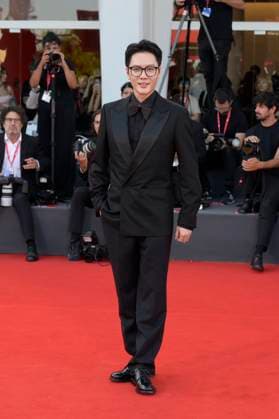 The sun rises on us all red carpet in Venice Lido - 05 Sep 2025 Feng Shaofeng attends The sun rises on us all red carpet during the 82nd Venice Film Festival at Palazzo del Cinema. Venice Lido Italy Copyright: xMarioxCartellix xSOPAxImagesx _DSC7140